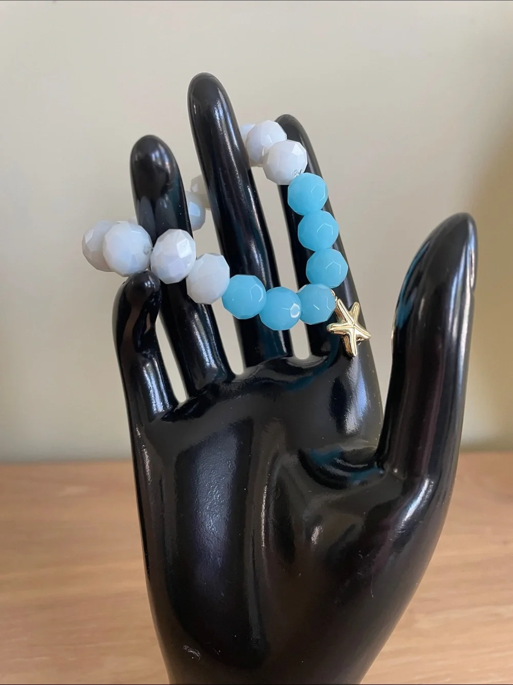 HAND CRAFTED BEADED STARFISH STRETCH BRACELET Aqua Blue & White Faceted Beads